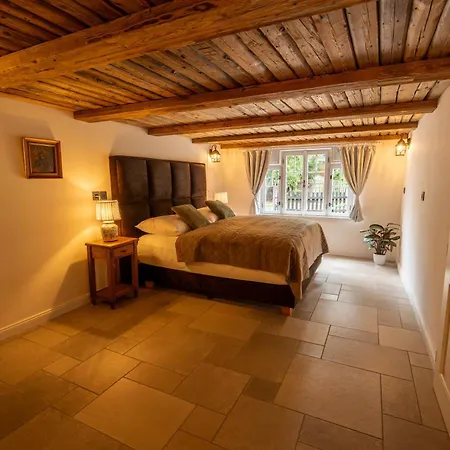 Sklarna - Luxury Beds By Natynaty Apart Otel Cvikov